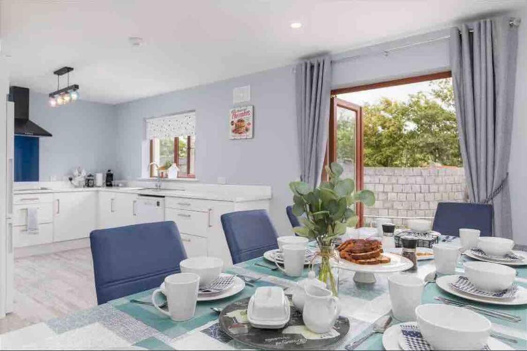 Wonderful Coastal Home In Dingle Town Εξωτερικό φωτογραφία